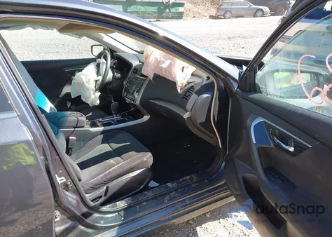 2013 Nissan Altima 2.5 S z USA, uszkodzony, nr VIN 1N4AL3AP0DN532341